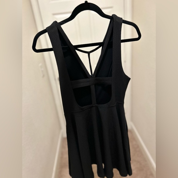 MINKPINK: Don't Cross Me Dress Fit & Flare A-line Black Dress size Small - Picture 8 of 9